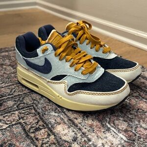 Women’s Nike Air Max ‘87 Shoes